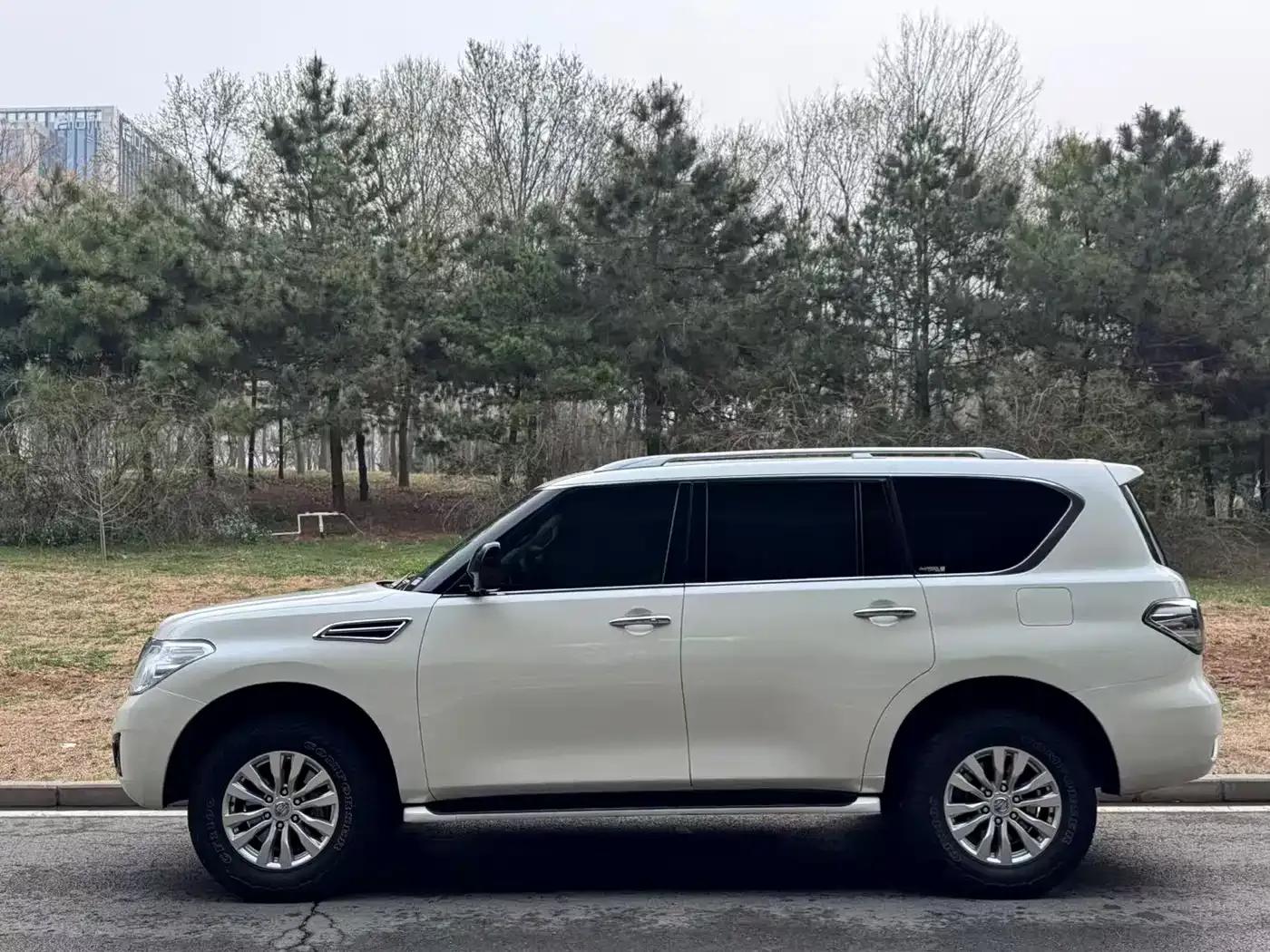Nissan Patrol 2018 4.0L Leader Edition — миниатюра 3