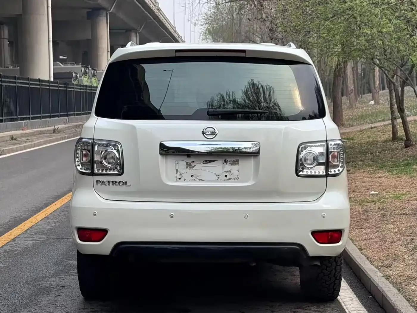 Nissan Patrol 2018 4.0L Leader Edition — миниатюра 5