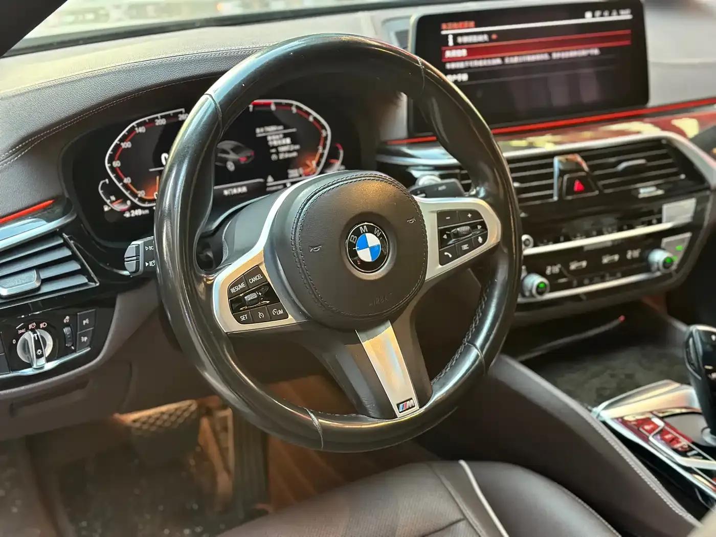 2021 BMW 5 Series 525Li M Sport Package — миниатюра 9