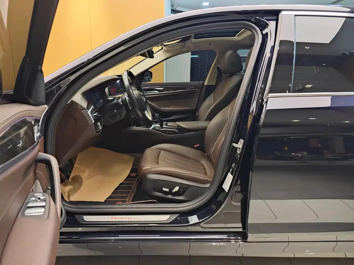 BMW 5 Series 2021 Facelift 530Li Leading Luxury Package — миниатюра 14