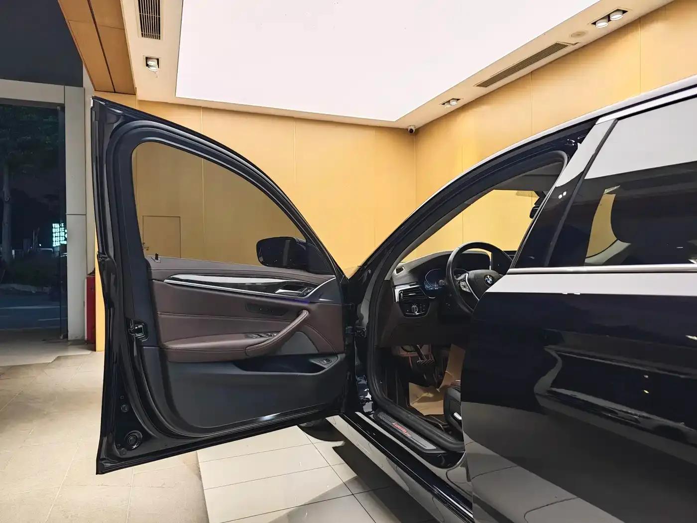 BMW 5 Series 2021 Facelift 530Li Leading Luxury Package — миниатюра 8