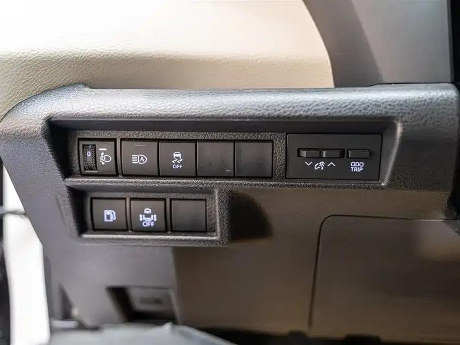 2021 Sienna 2.5L Hybrid Luxury Edition — миниатюра 6