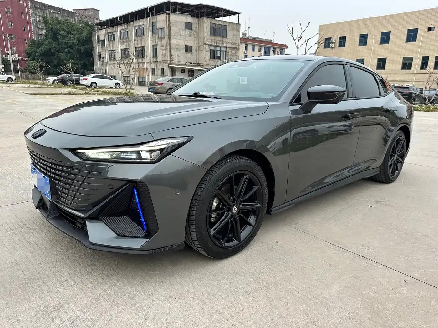 Changan UNI-V 2023 1.5T Premium Edition — миниатюра 1
