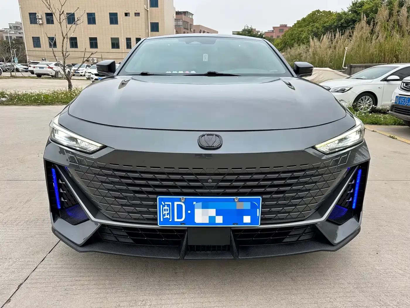Changan UNI-V 2023 1.5T Premium Edition — миниатюра 2