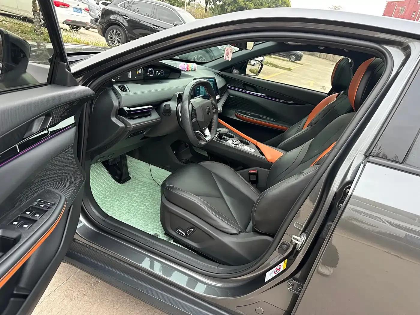 Changan UNI-V 2023 1.5T Premium Edition — миниатюра 9