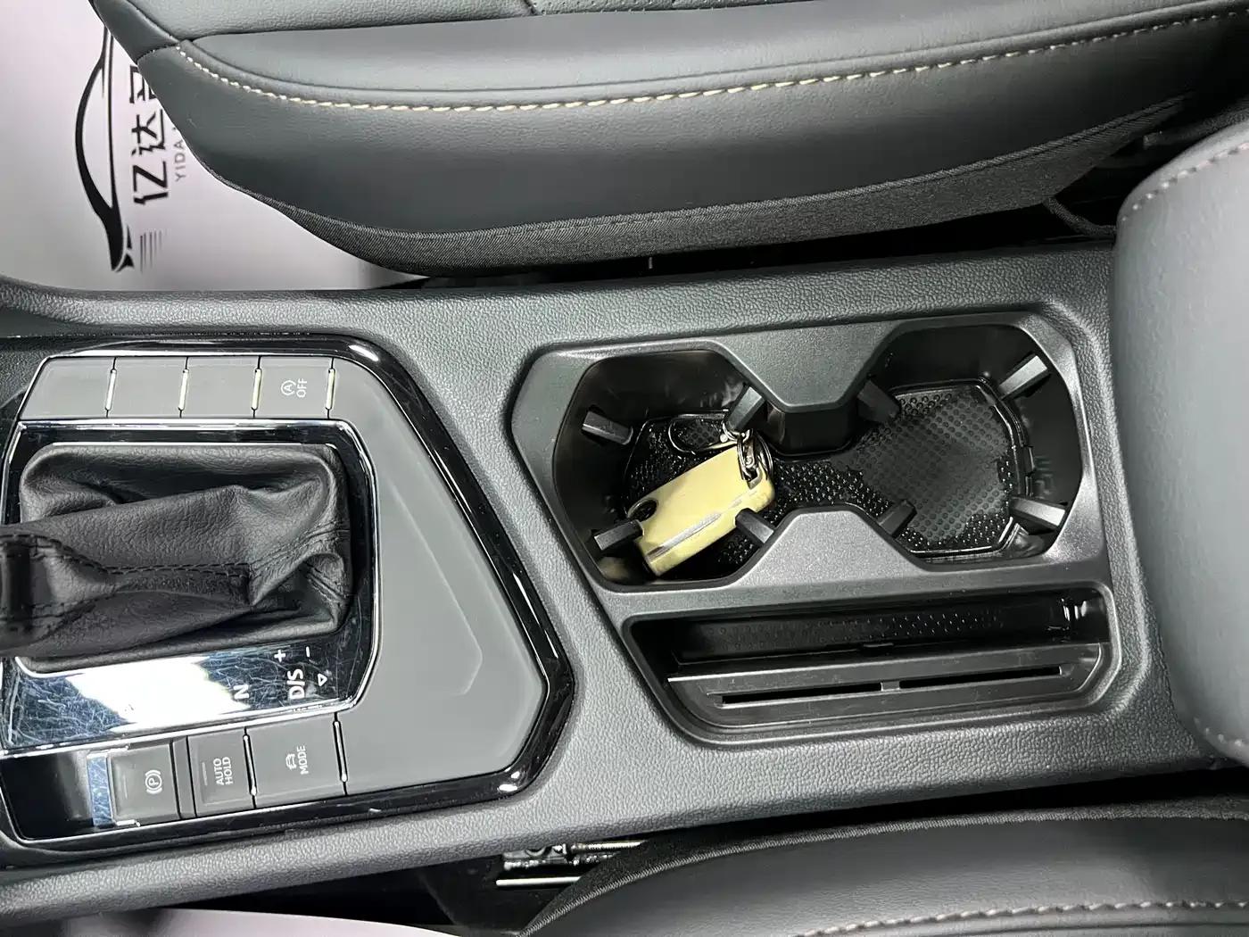Tharu 2022 280TSI 2WD Luxury Edition — миниатюра 15