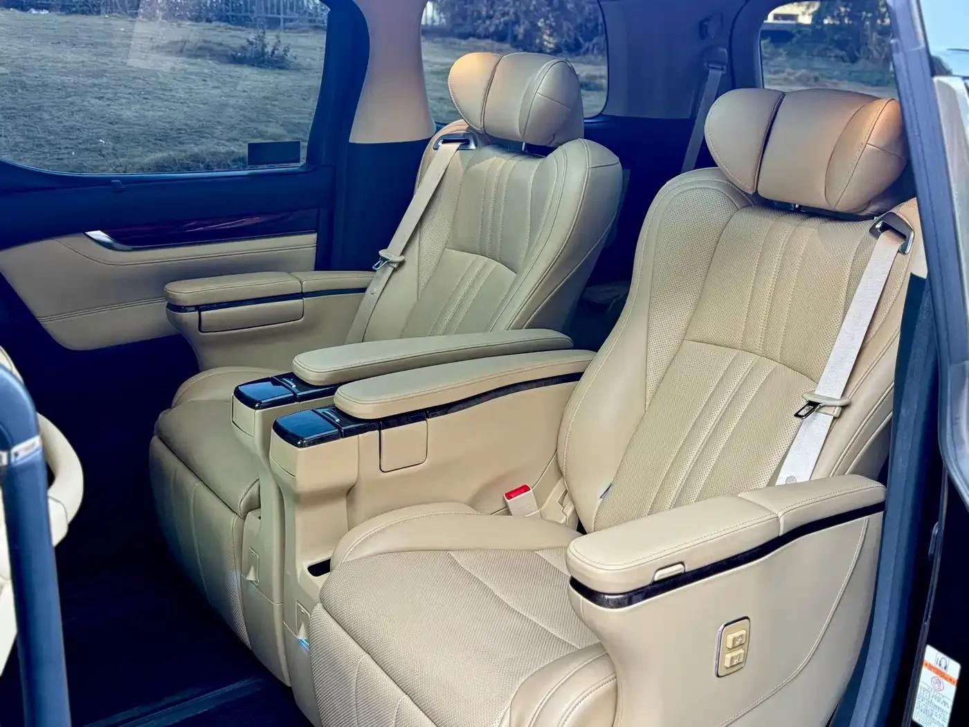 2015 Alphard 3.5L Luxury Edition — миниатюра 12