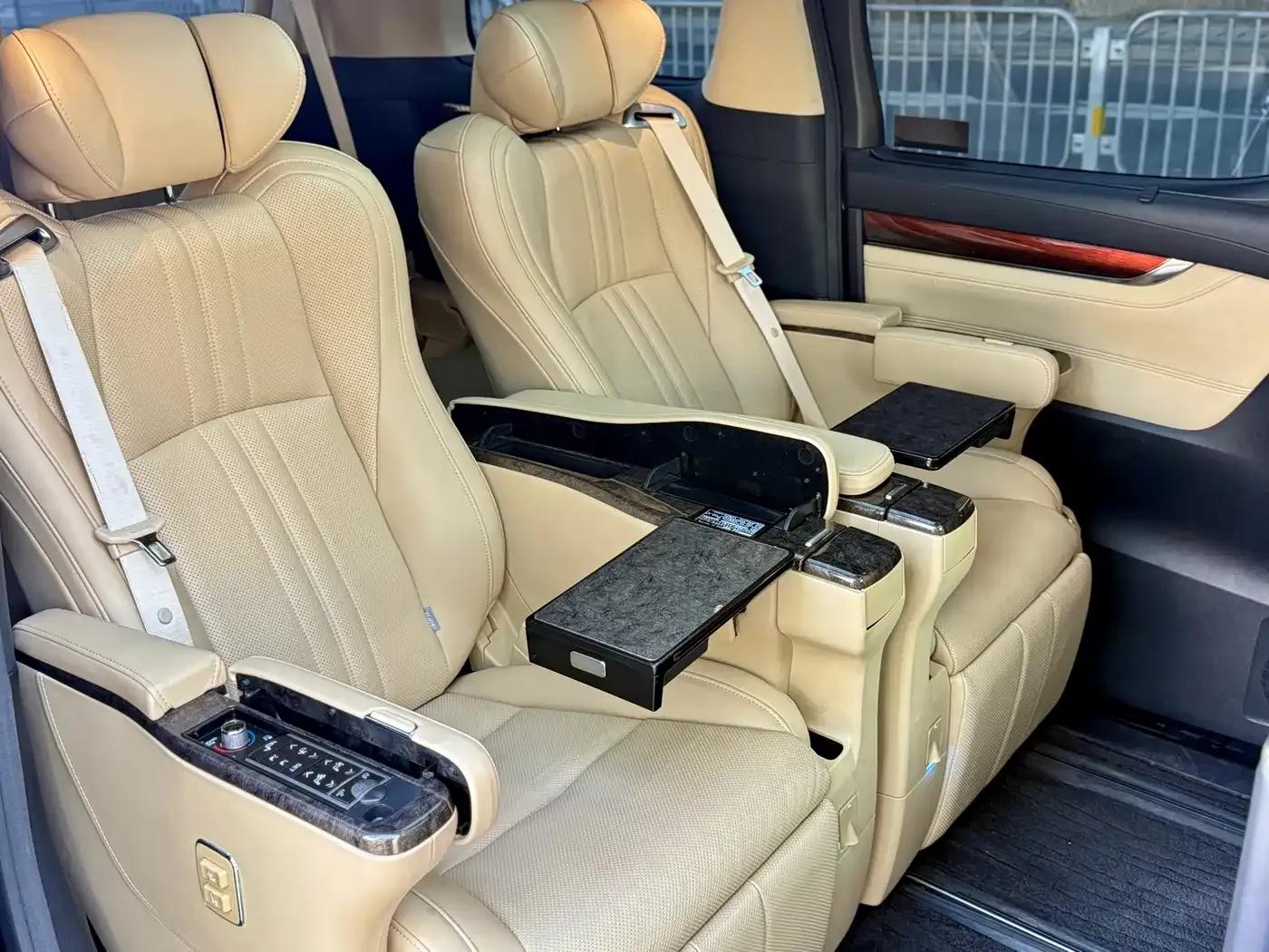 2015 Alphard 3.5L Luxury Edition — миниатюра 14