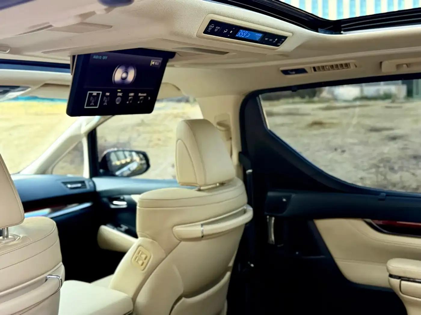 2015 Alphard 3.5L Luxury Edition — миниатюра 20