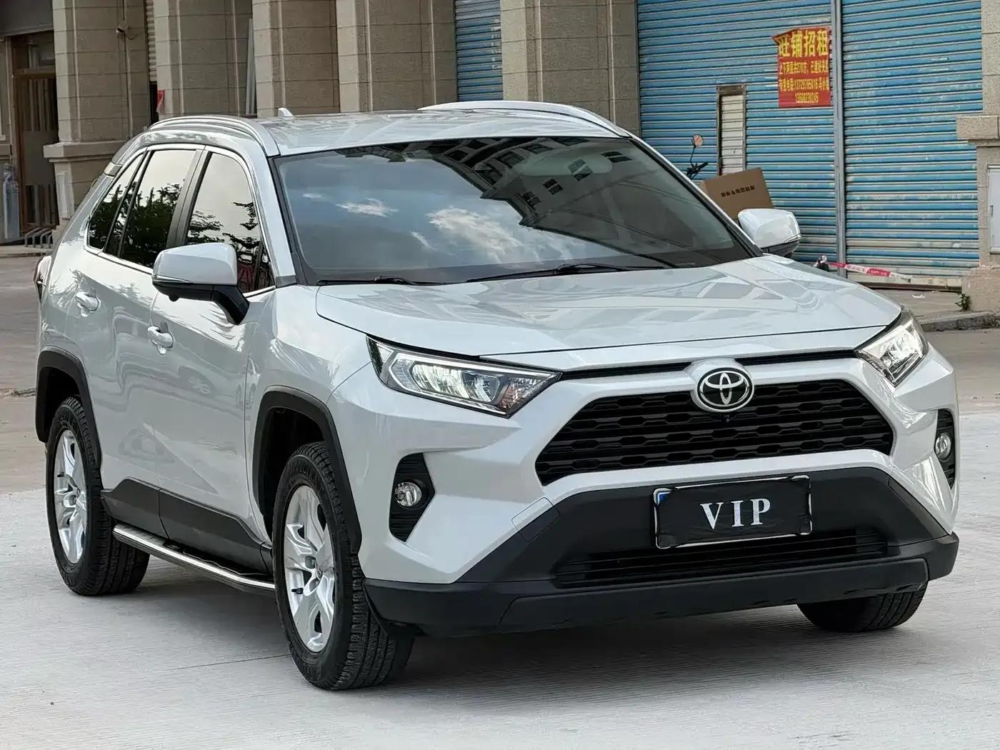 2020 RAV4 2.0L CVT 2WD Urban Edition — миниатюра 1