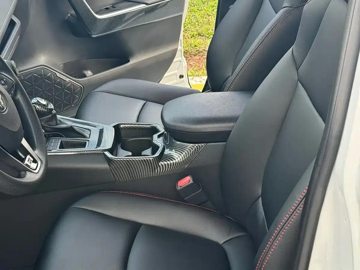 2020 RAV4 2.0L CVT 2WD Urban Edition — миниатюра 4