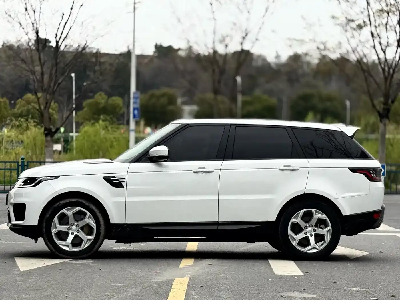 Range Rover Sport 2021 3.0 L6 SE — миниатюра 3