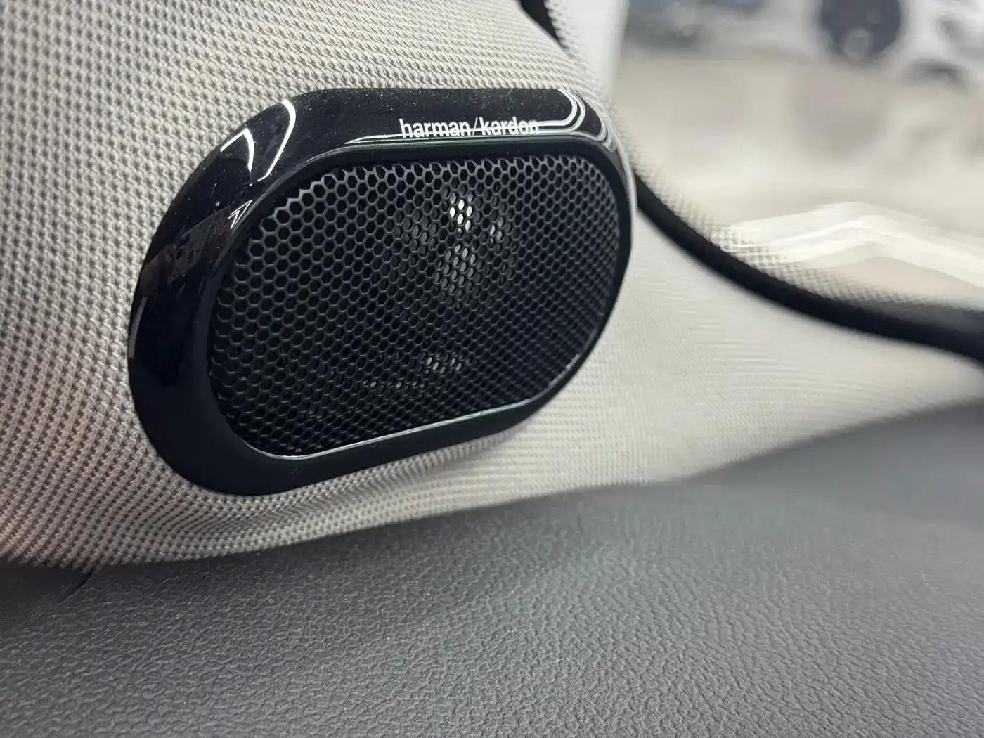 MINI 2019 2.0T COOPER S Artist — миниатюра 9