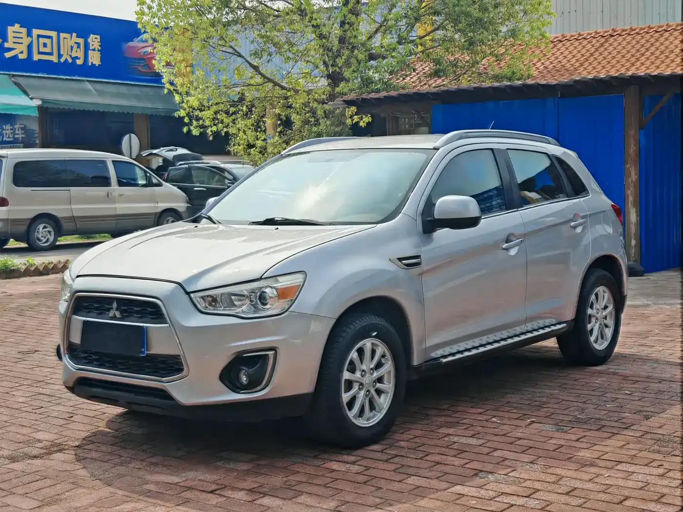 2013 ASX 2.0L CVT 2WD Luxury Edition — миниатюра 1