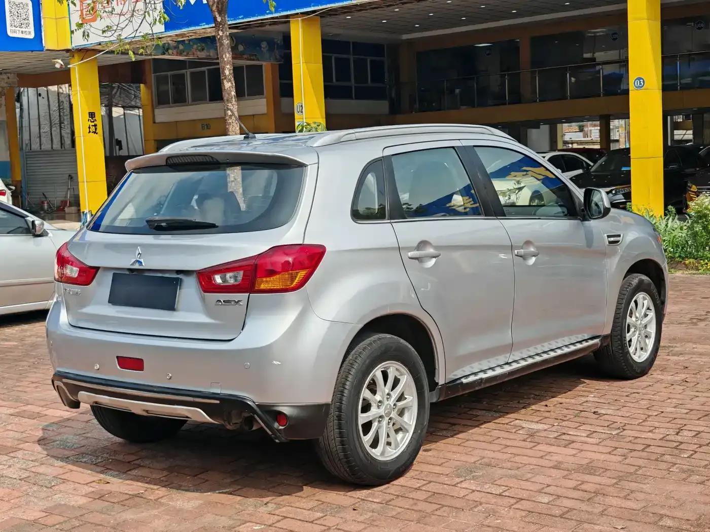 2013 ASX 2.0L CVT 2WD Luxury Edition — миниатюра 6