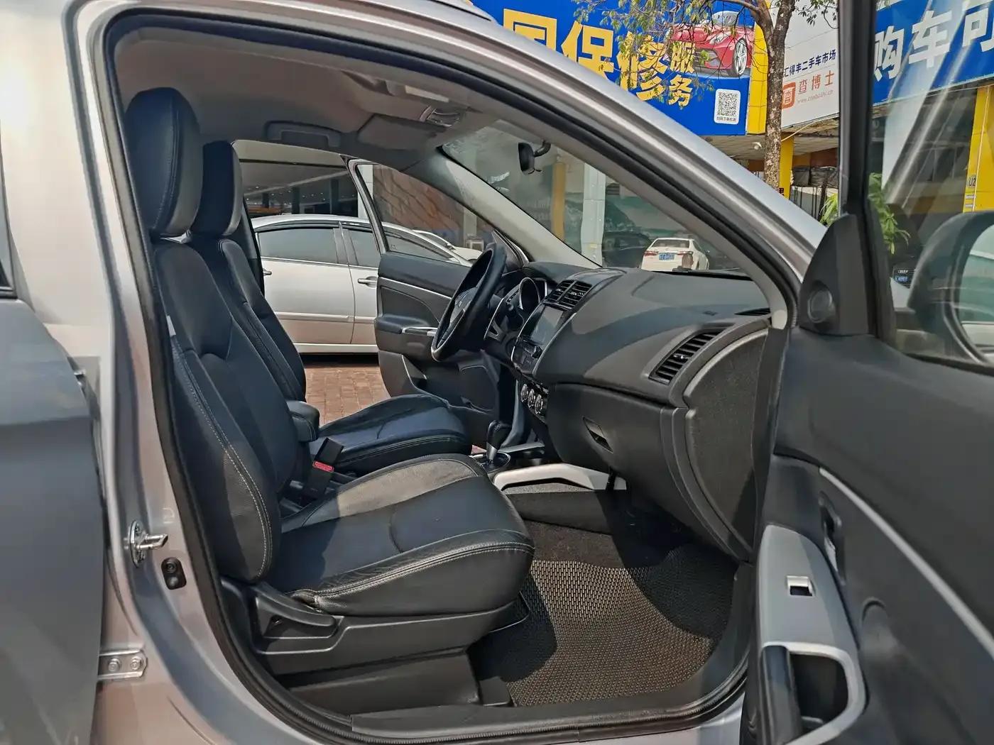 2013 ASX 2.0L CVT 2WD Luxury Edition — миниатюра 7