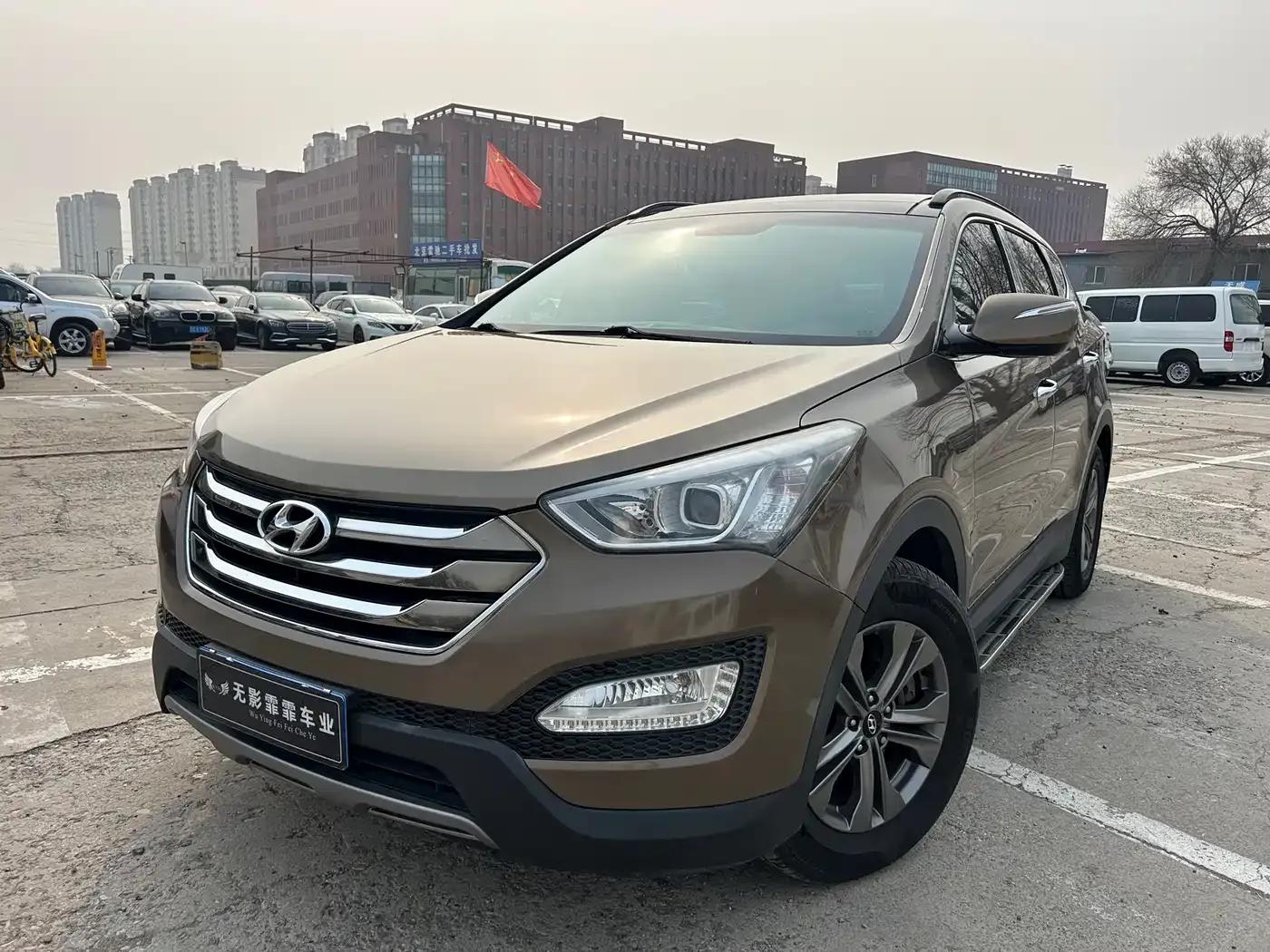Santa Fe 2013 Facelift 2.4L Automatic 4WD Intelligent Model — миниатюра 1