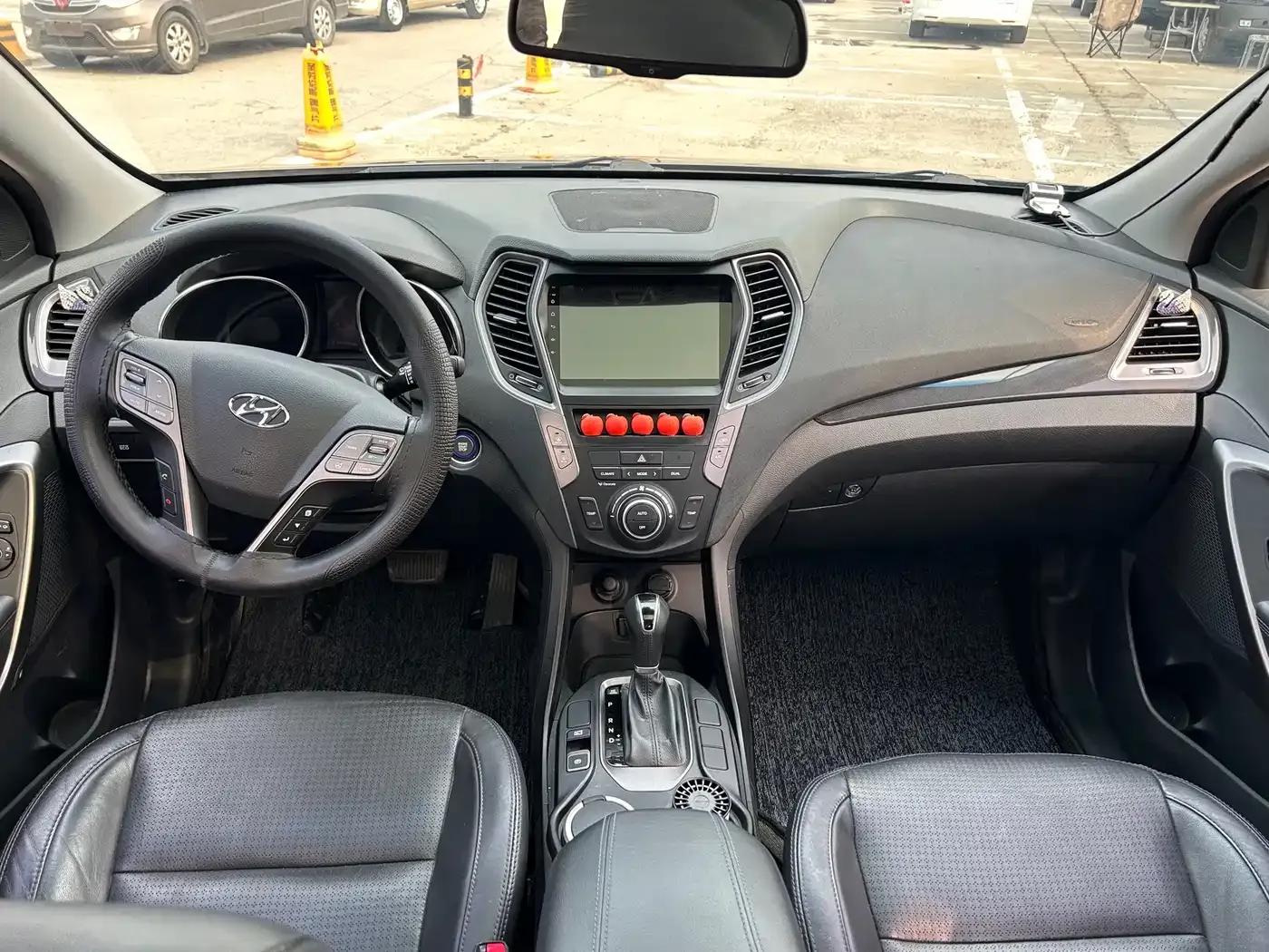 Santa Fe 2013 Facelift 2.4L Automatic 4WD Intelligent Model — миниатюра 13