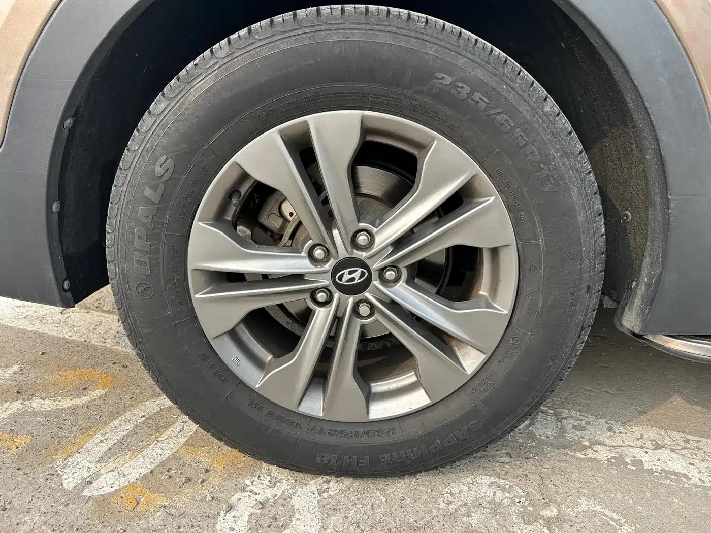 Santa Fe 2013 Facelift 2.4L Automatic 4WD Intelligent Model — миниатюра 25