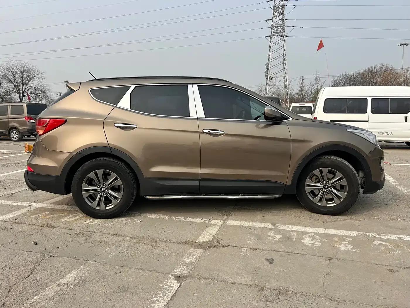 Santa Fe 2013 Facelift 2.4L Automatic 4WD Intelligent Model — миниатюра 8