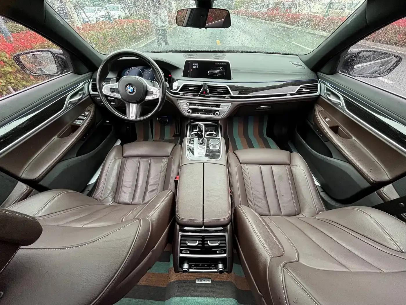 2018 BMW 7 Series 730Li Leading Edition M Sport Package — миниатюра 13