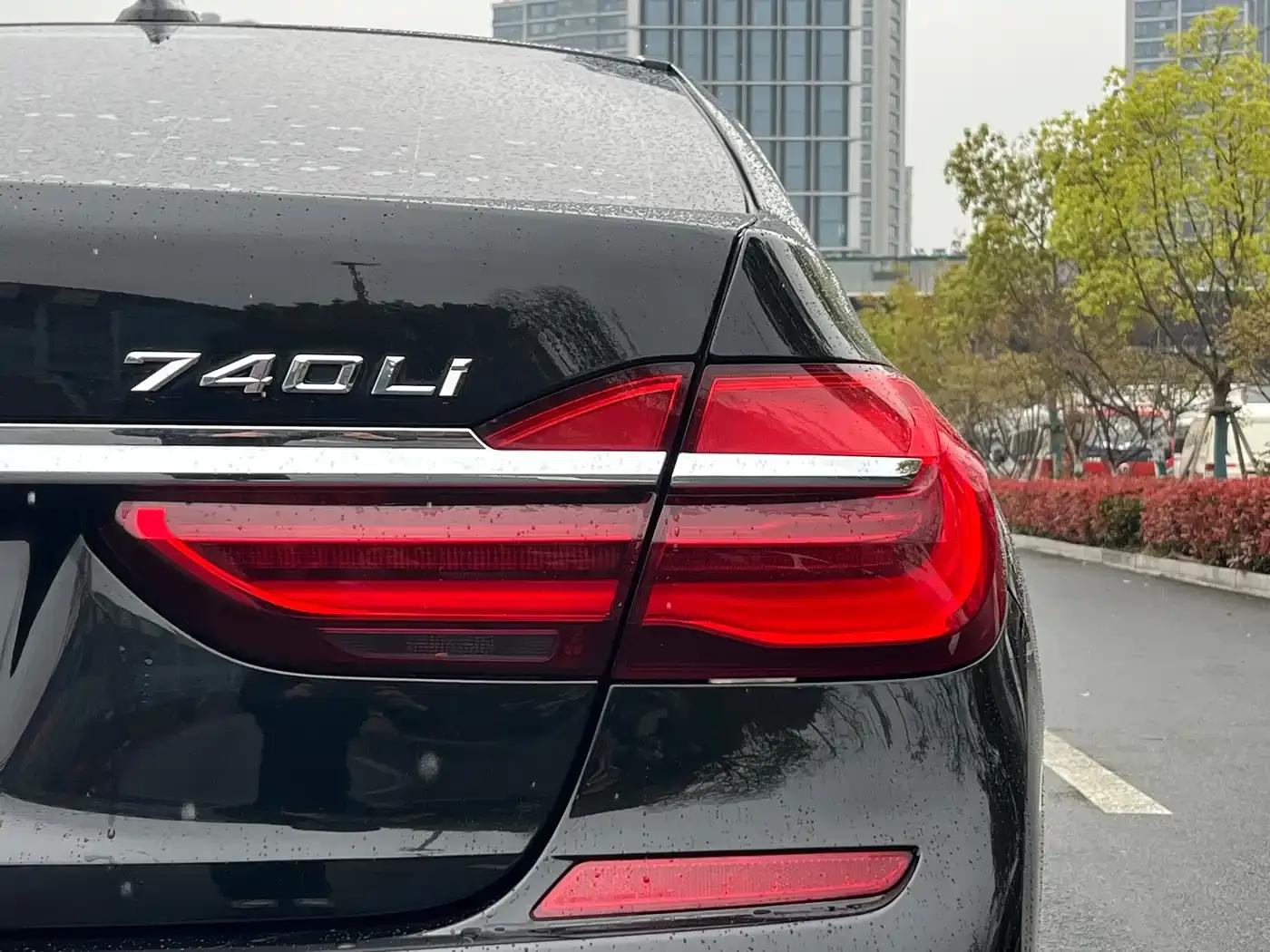 2018 BMW 7 Series 730Li Leading Edition M Sport Package — миниатюра 18