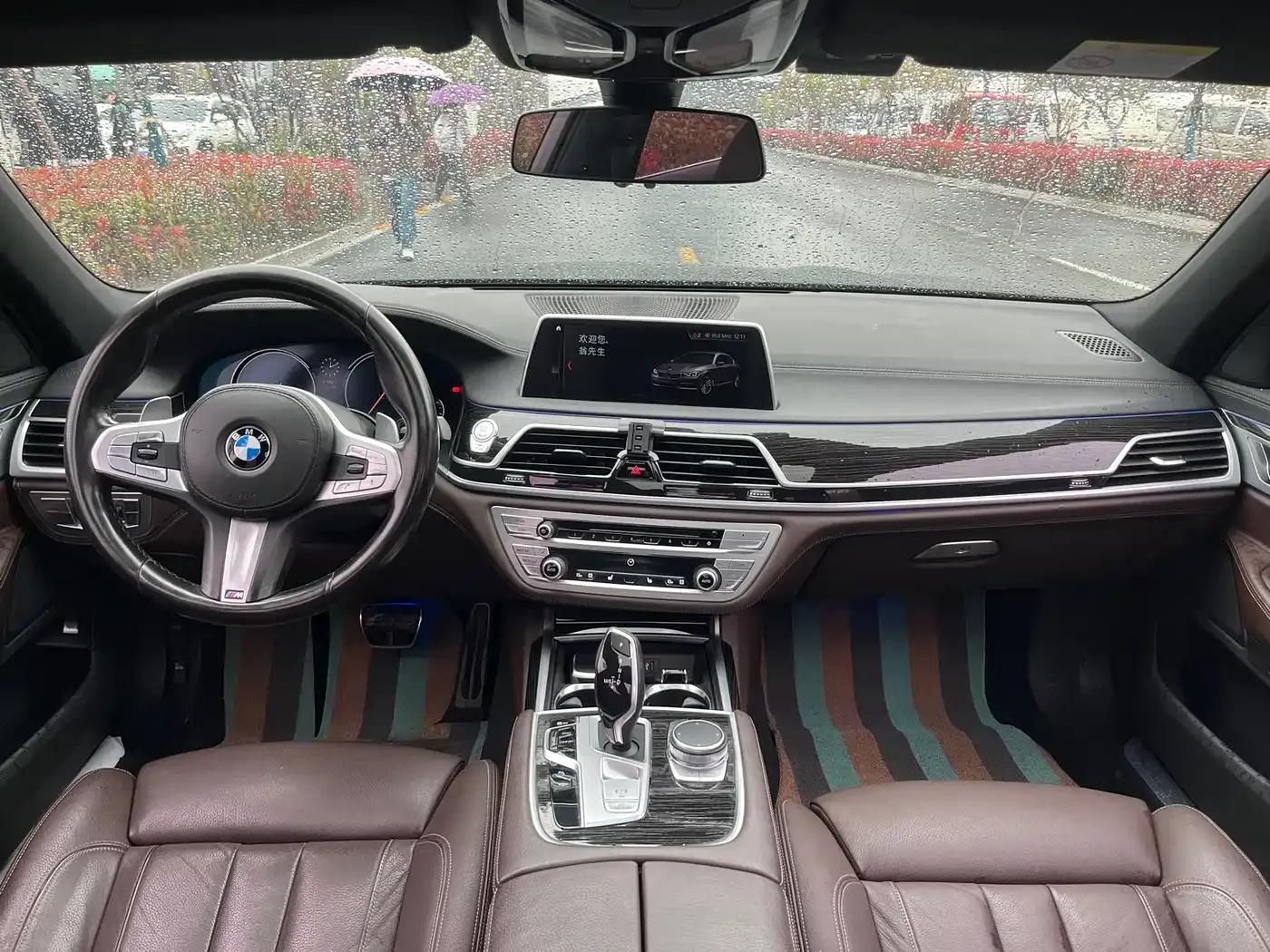 2018 BMW 7 Series 730Li Leading Edition M Sport Package — миниатюра 5
