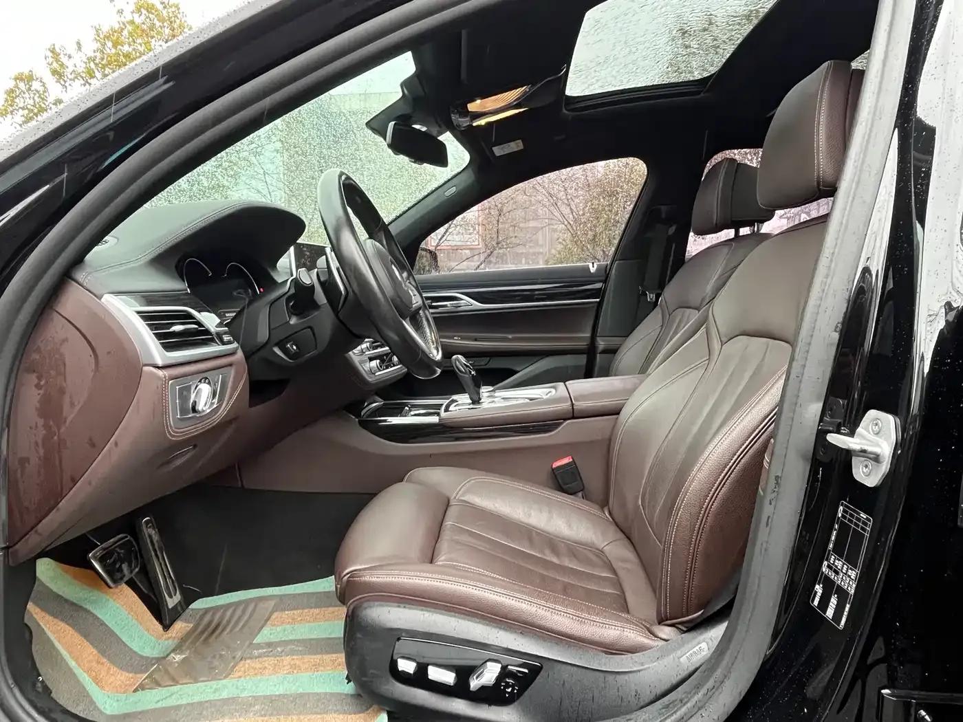 2018 BMW 7 Series 730Li Leading Edition M Sport Package — миниатюра 10