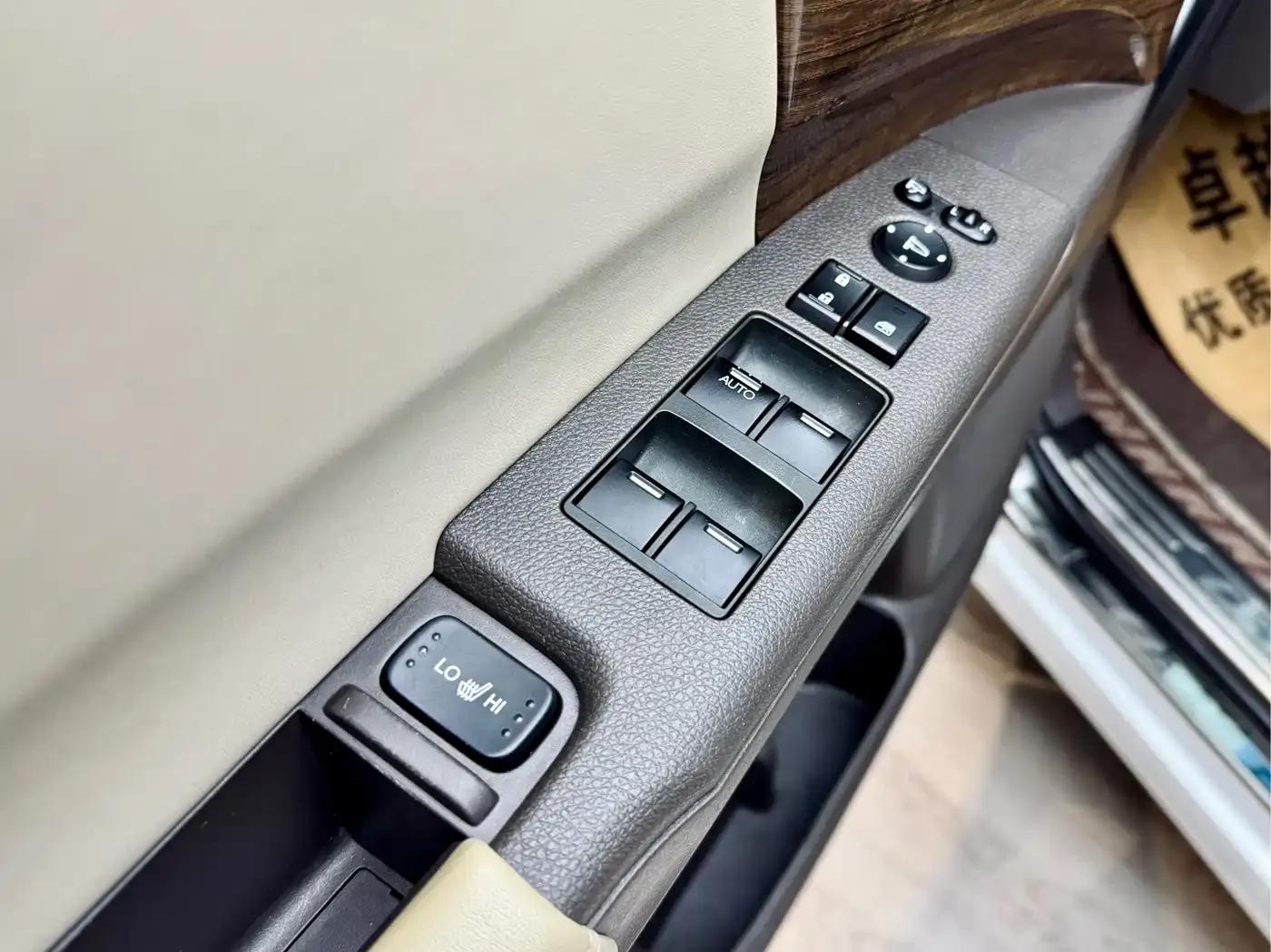 2017 Odyssey 2.4L Luxury Edition — миниатюра 12
