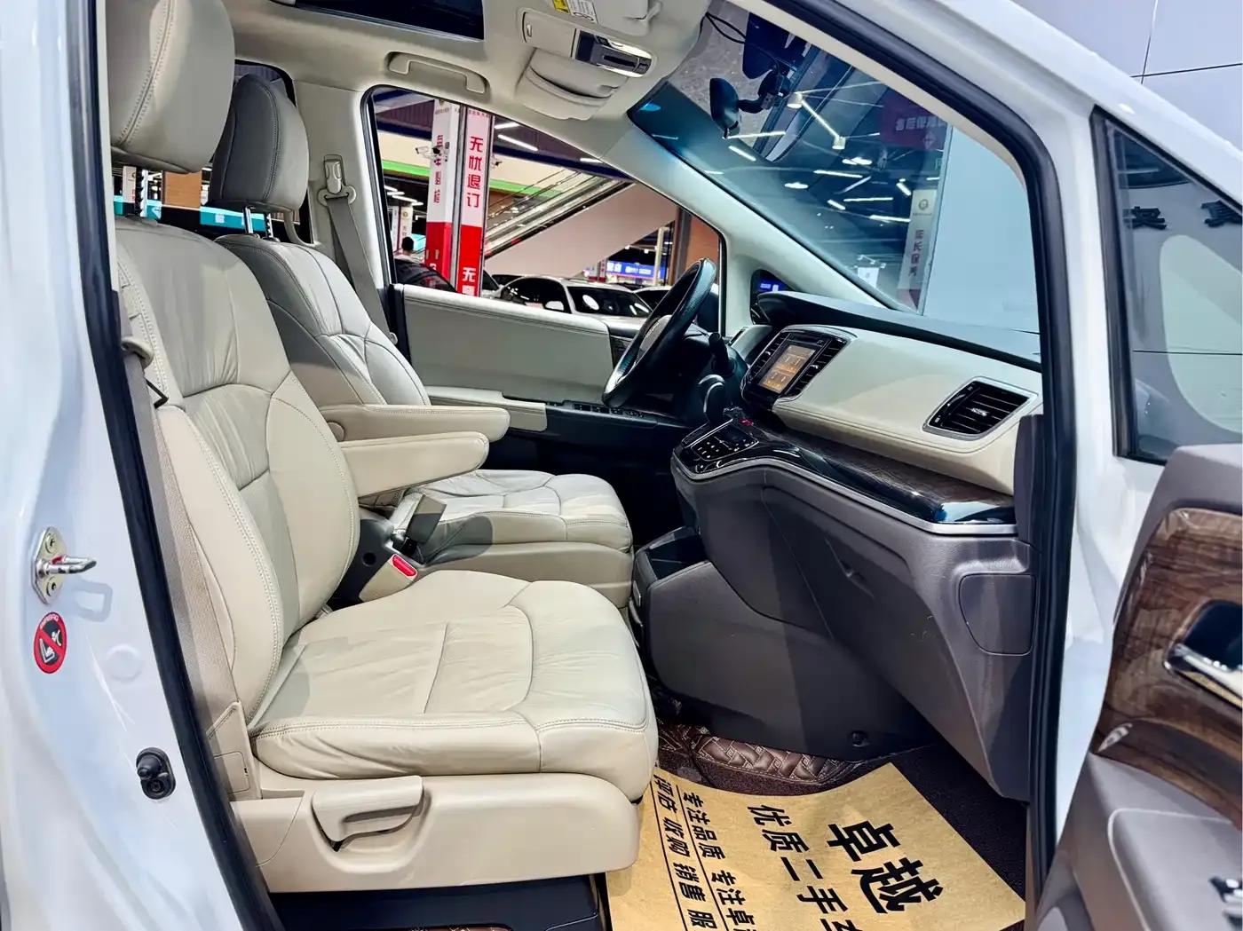 2017 Odyssey 2.4L Luxury Edition — миниатюра 17