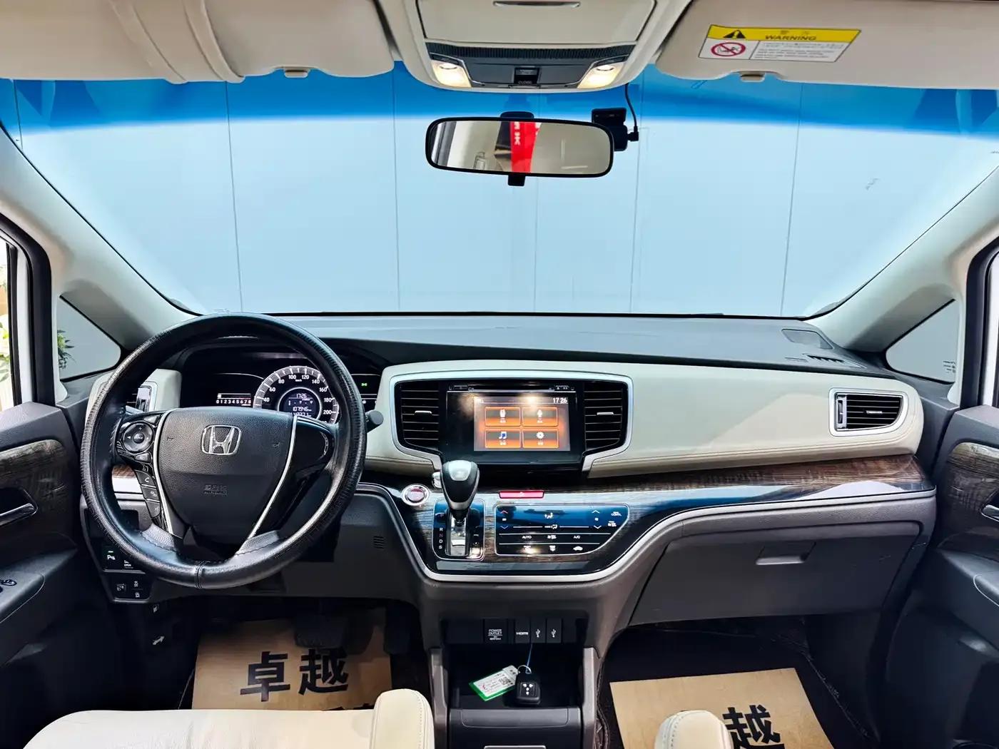 2017 Odyssey 2.4L Luxury Edition — миниатюра 18
