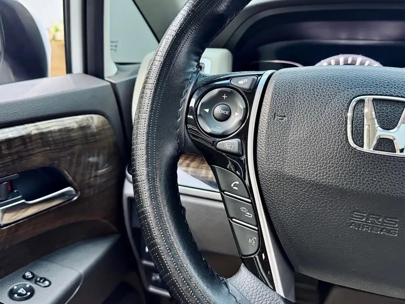 2017 Odyssey 2.4L Luxury Edition — миниатюра 19