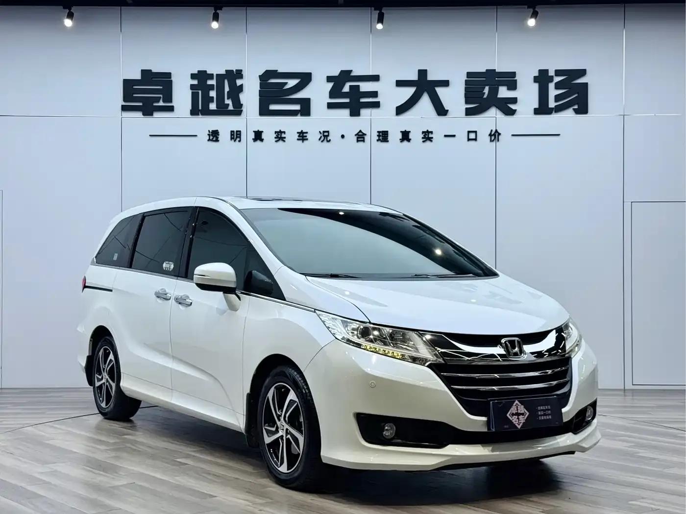 2017 Odyssey 2.4L Luxury Edition — миниатюра 3