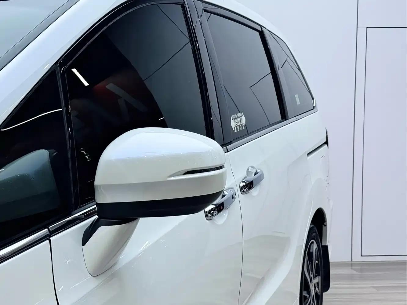 2017 Odyssey 2.4L Luxury Edition — миниатюра 24