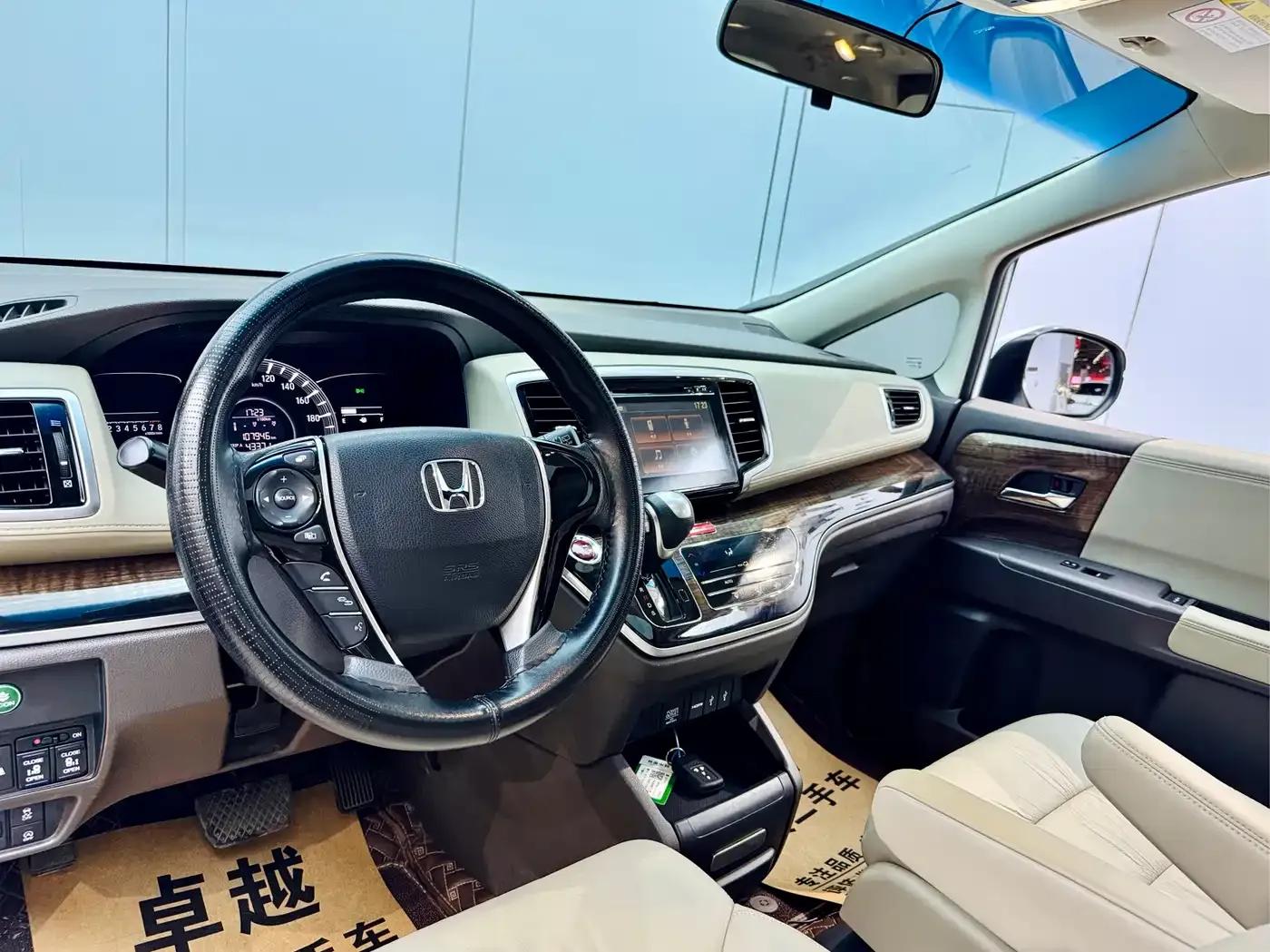 2017 Odyssey 2.4L Luxury Edition — миниатюра 8