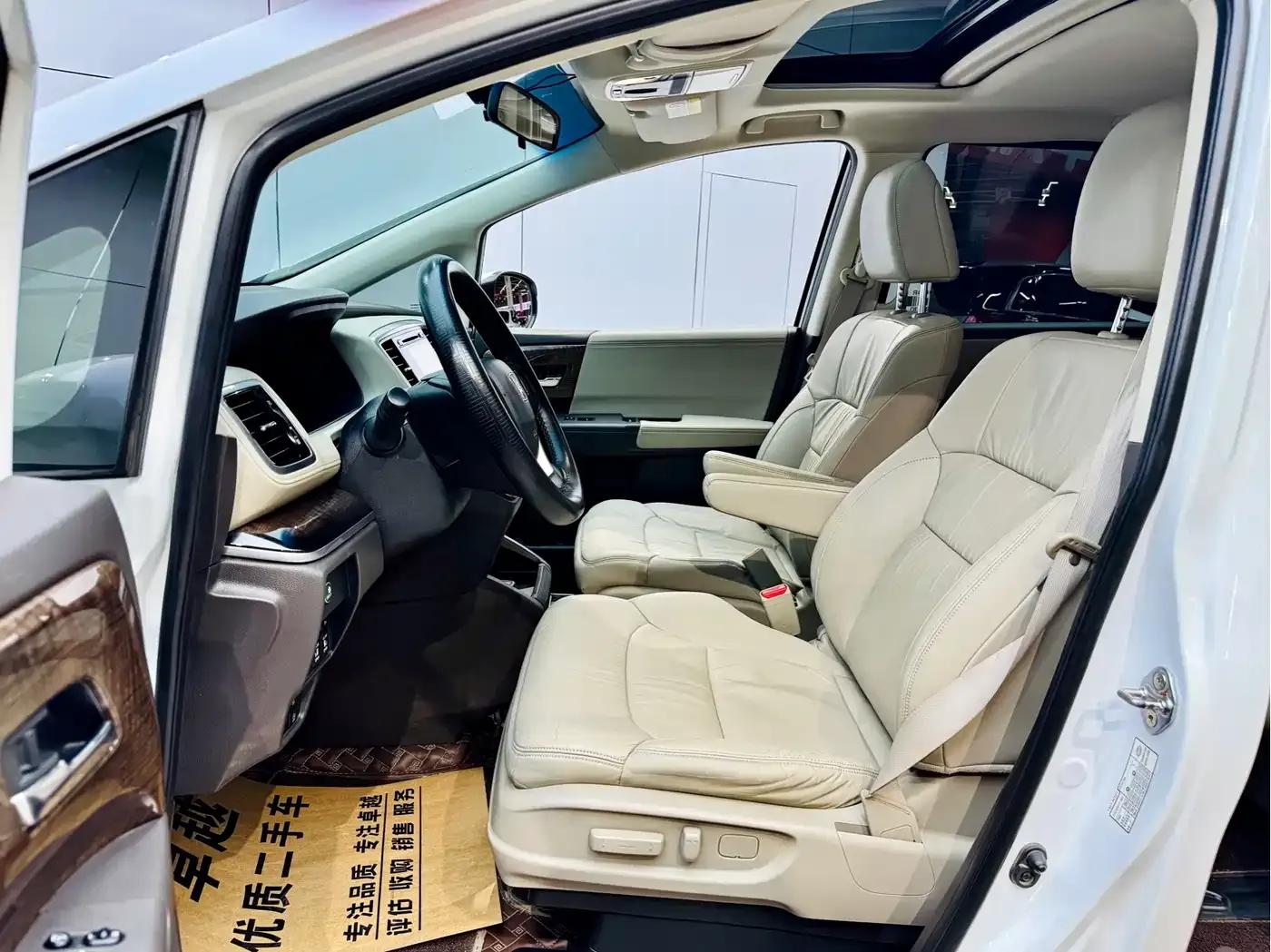 2017 Odyssey 2.4L Luxury Edition — миниатюра 9