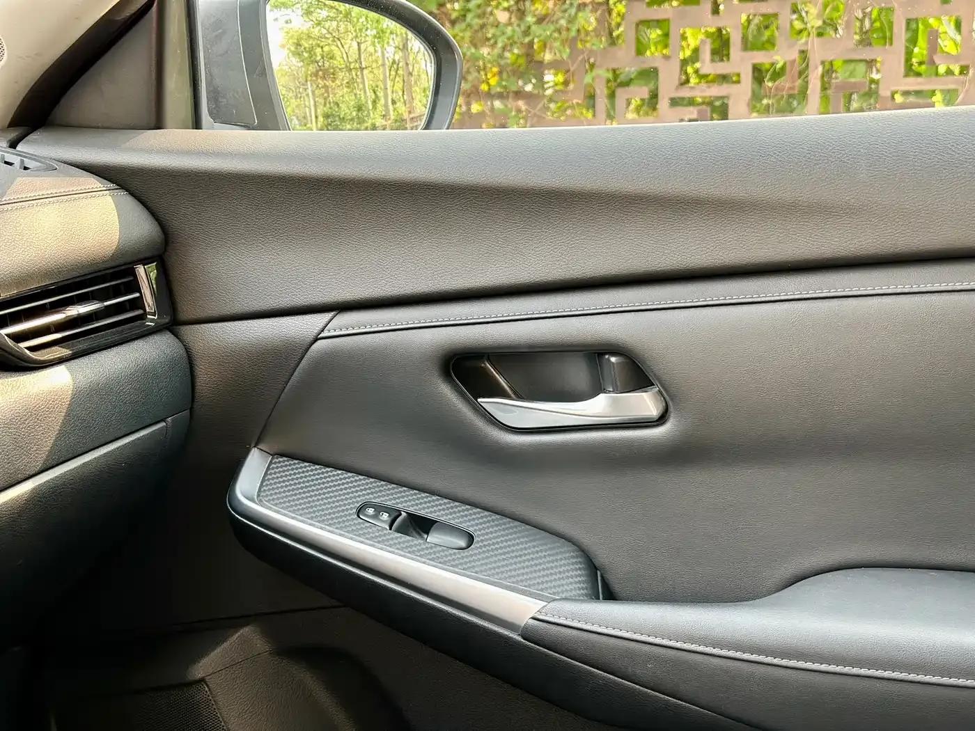 Nissan Sylphy 2020 1.6L XL CVT Enjoy Edition — миниатюра 16