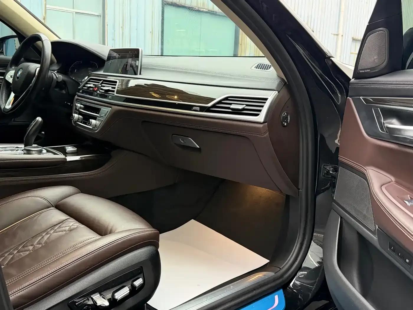 2021 BMW 7 Series 730Li Luxury Package — миниатюра 4