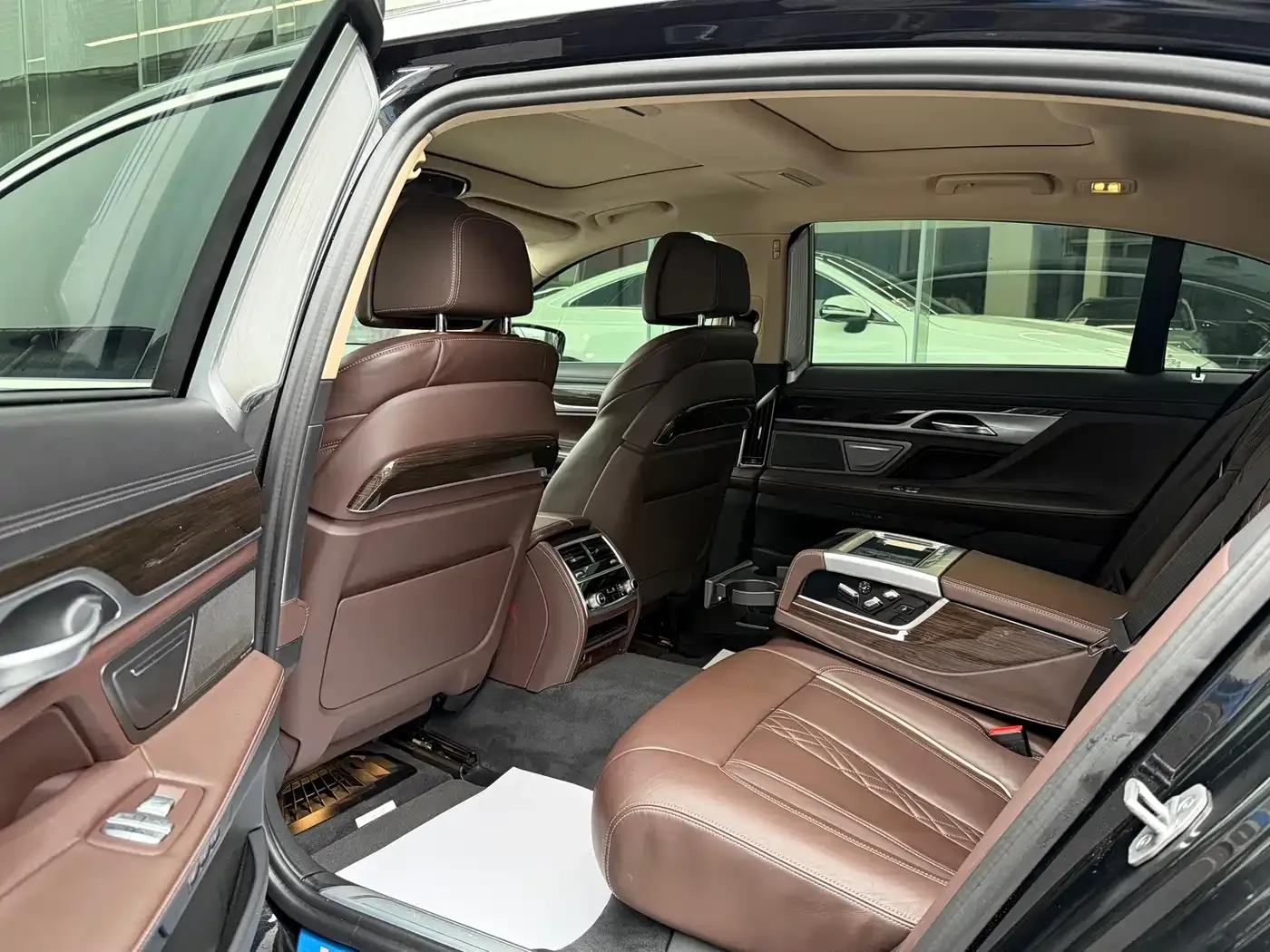 2021 BMW 7 Series 730Li Luxury Package — миниатюра 9