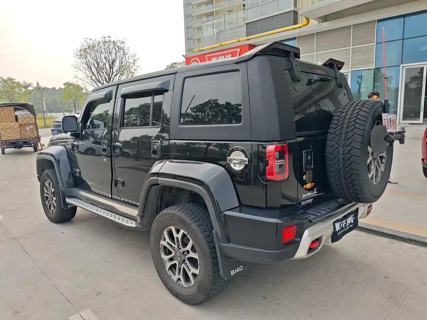Beijing BJ40 2023 2.0T Automatic 4WD City Hunter Edition (Hero Model) — миниатюра 2