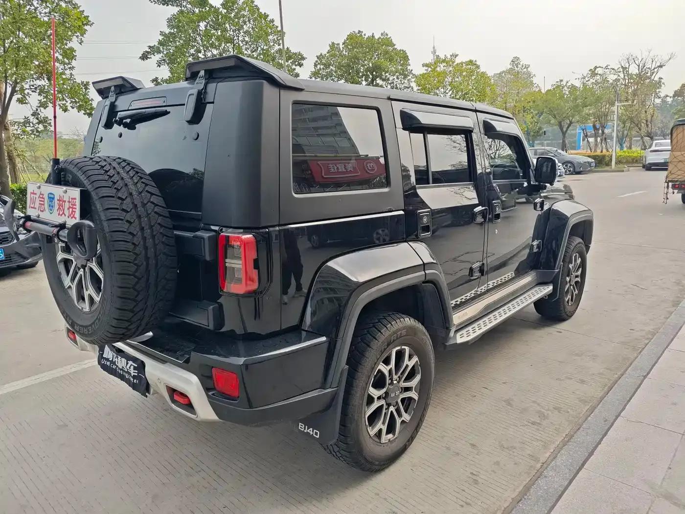 Beijing BJ40 2023 2.0T Automatic 4WD City Hunter Edition (Hero Model) — миниатюра 3