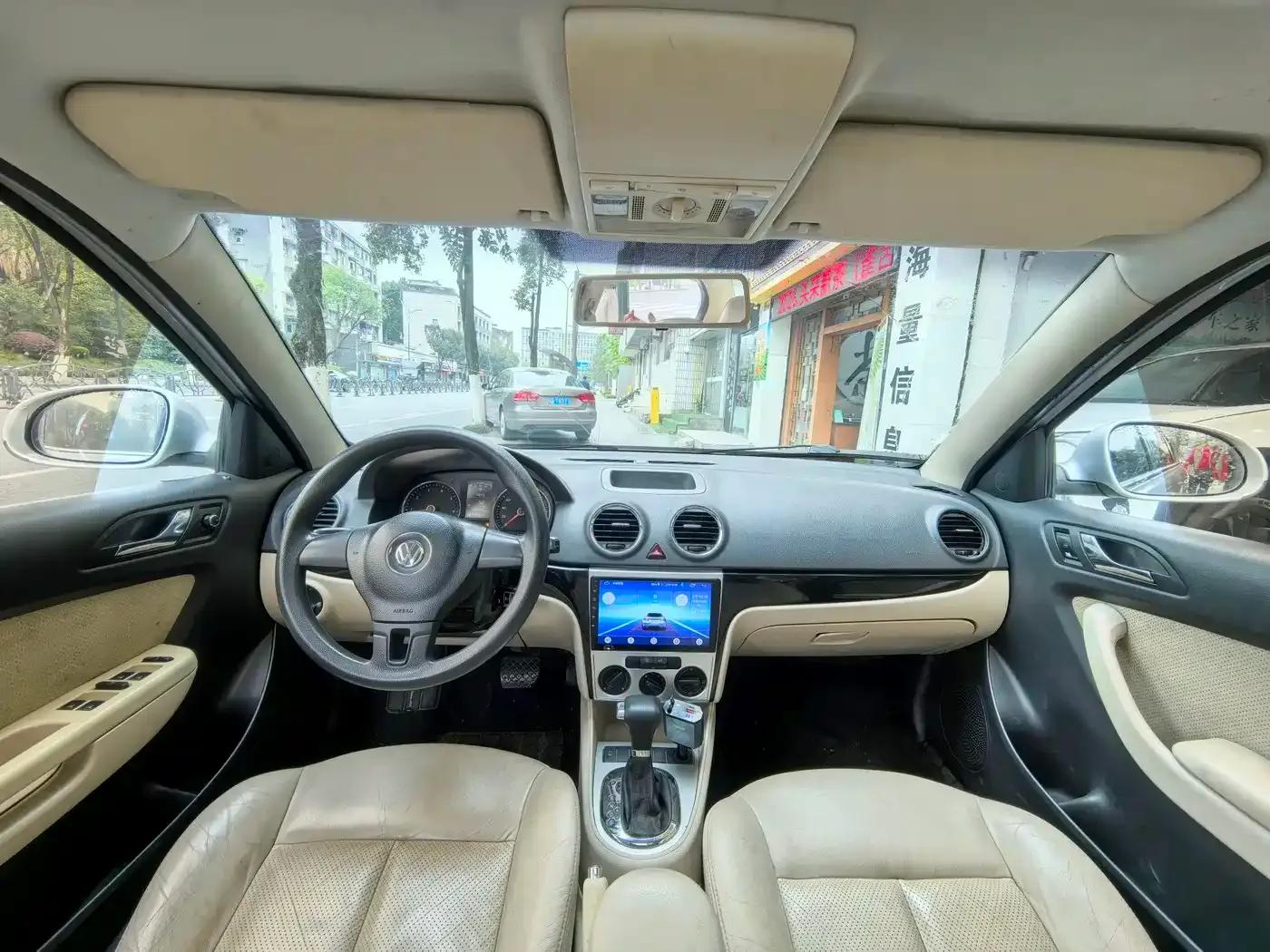 2011 Volkswagen Lavida 1.6L Automatic Elegant Edition — миниатюра 9