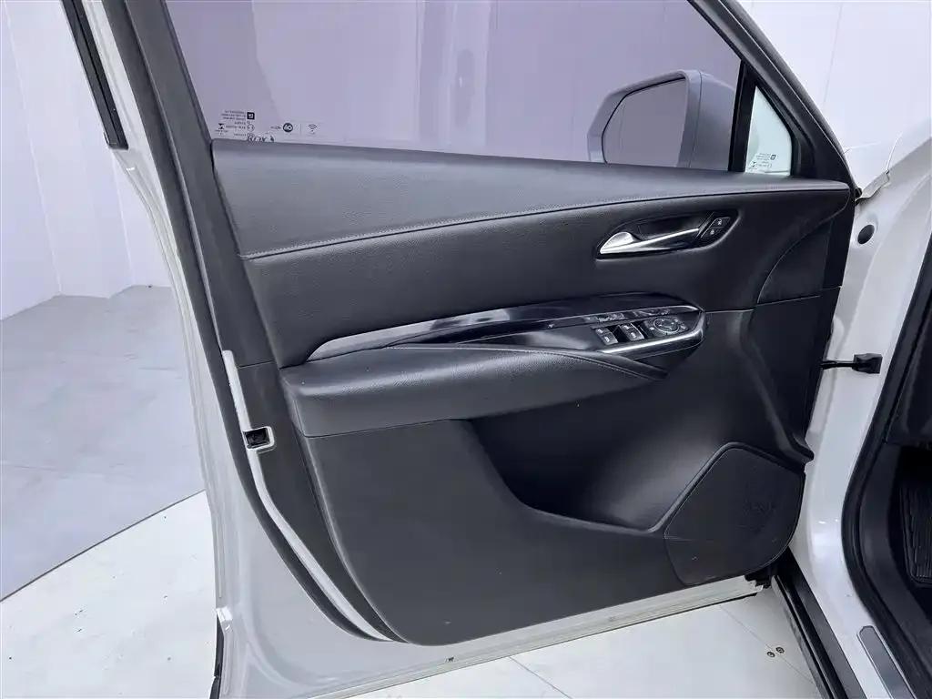 2018 Cadillac XT4 28T Two-Wheel Drive Technical Edition — миниатюра 17