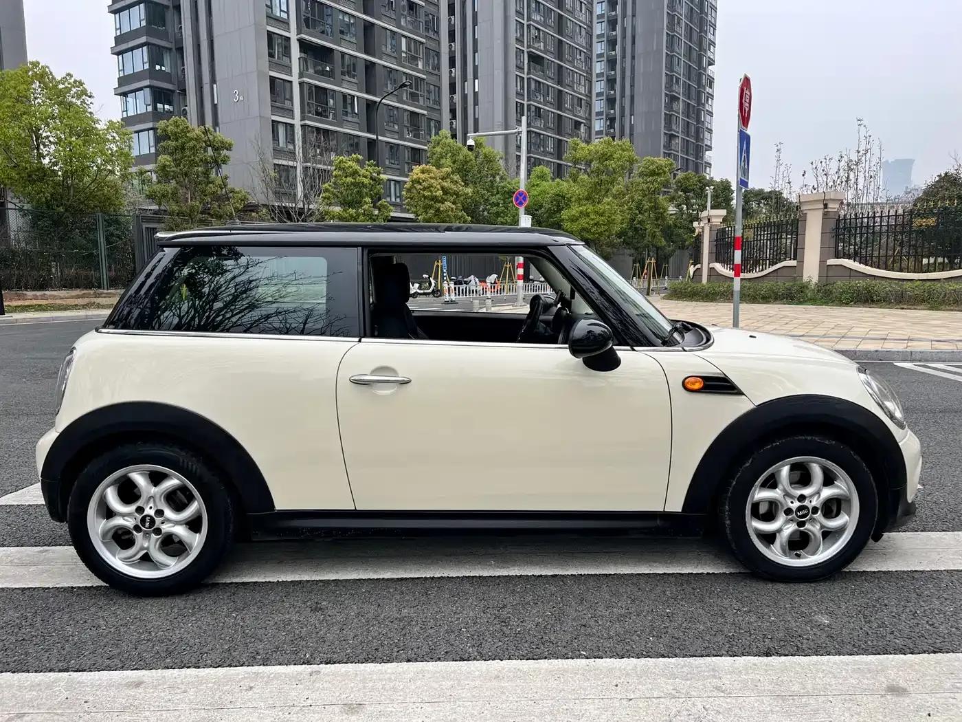 MINI 2012 1.6L COOPER Baker Street — миниатюра 4