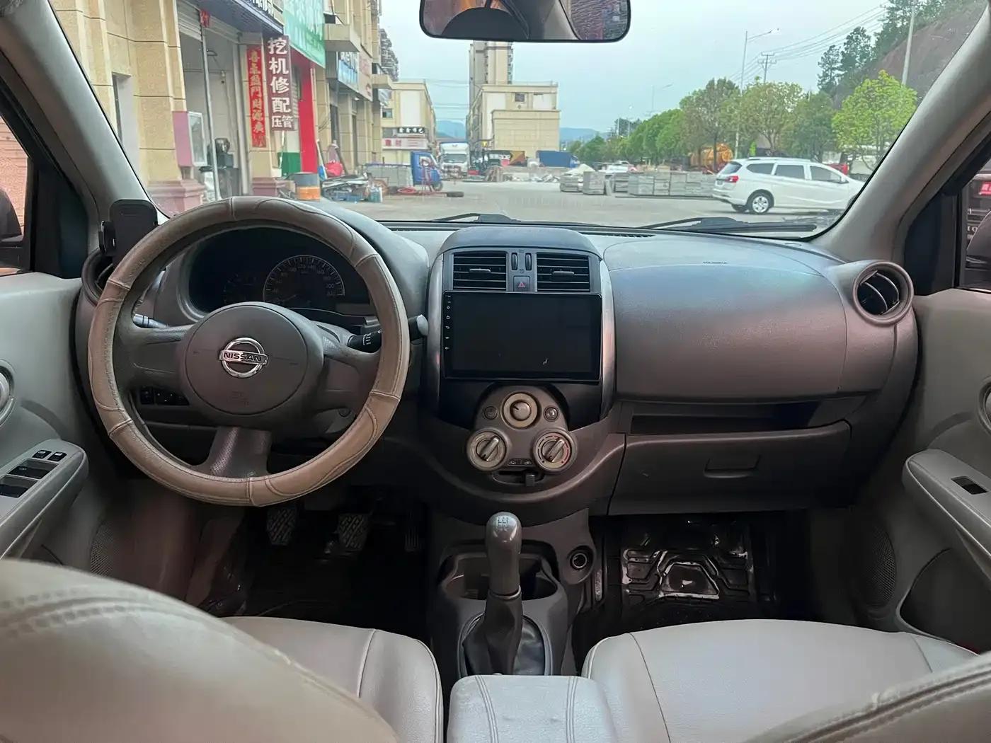 Nissan Sunny 2011 1.5XE Manual Comfort Edition — миниатюра 4