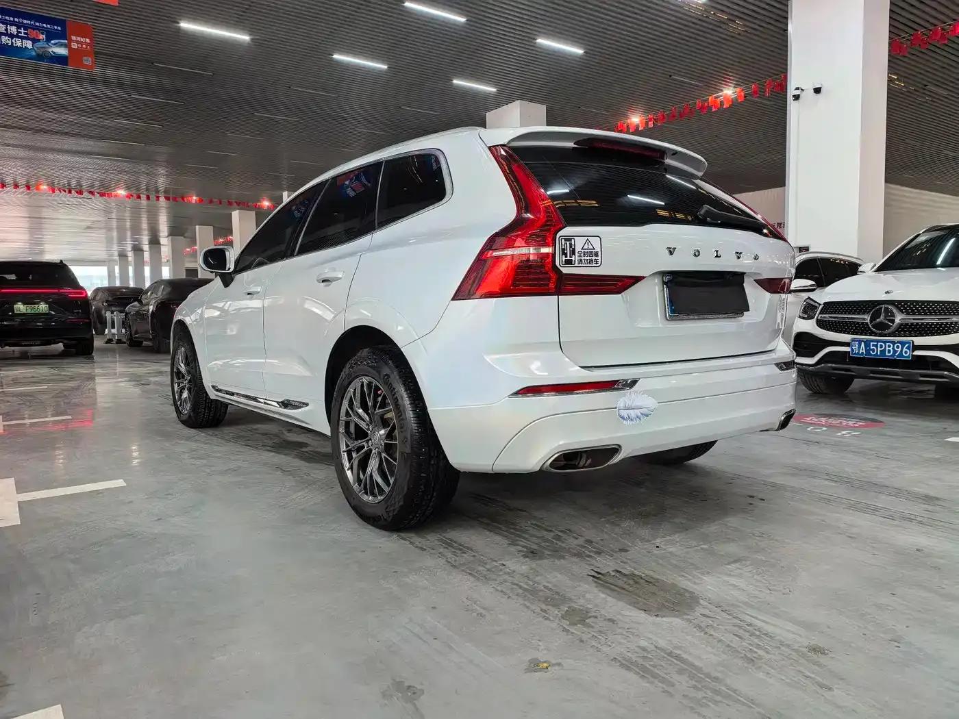 2020 Volvo XC60 T5 AWD Inscription Luxury Edition — миниатюра 17