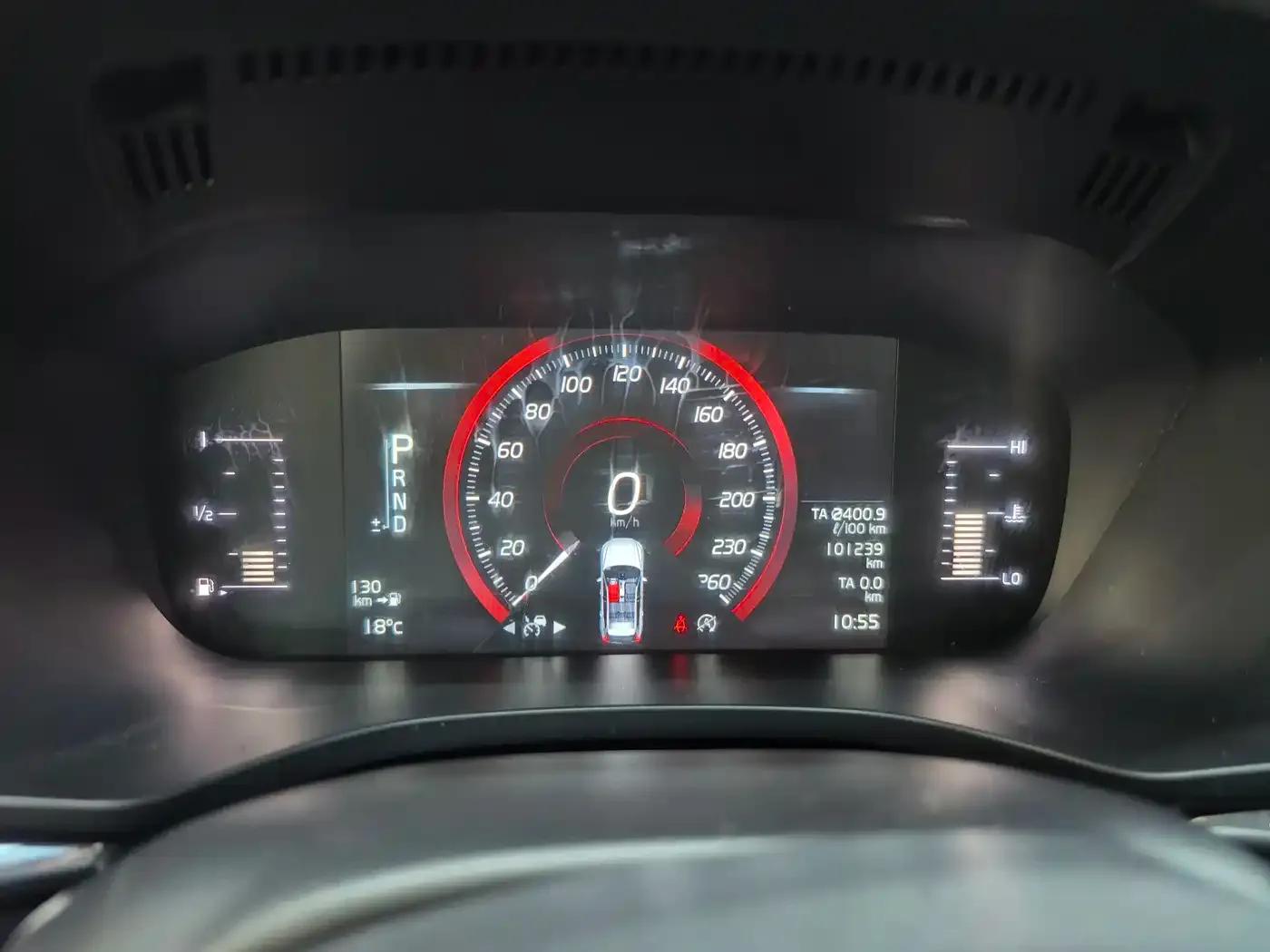 2020 Volvo XC60 T5 AWD Inscription Luxury Edition — миниатюра 4