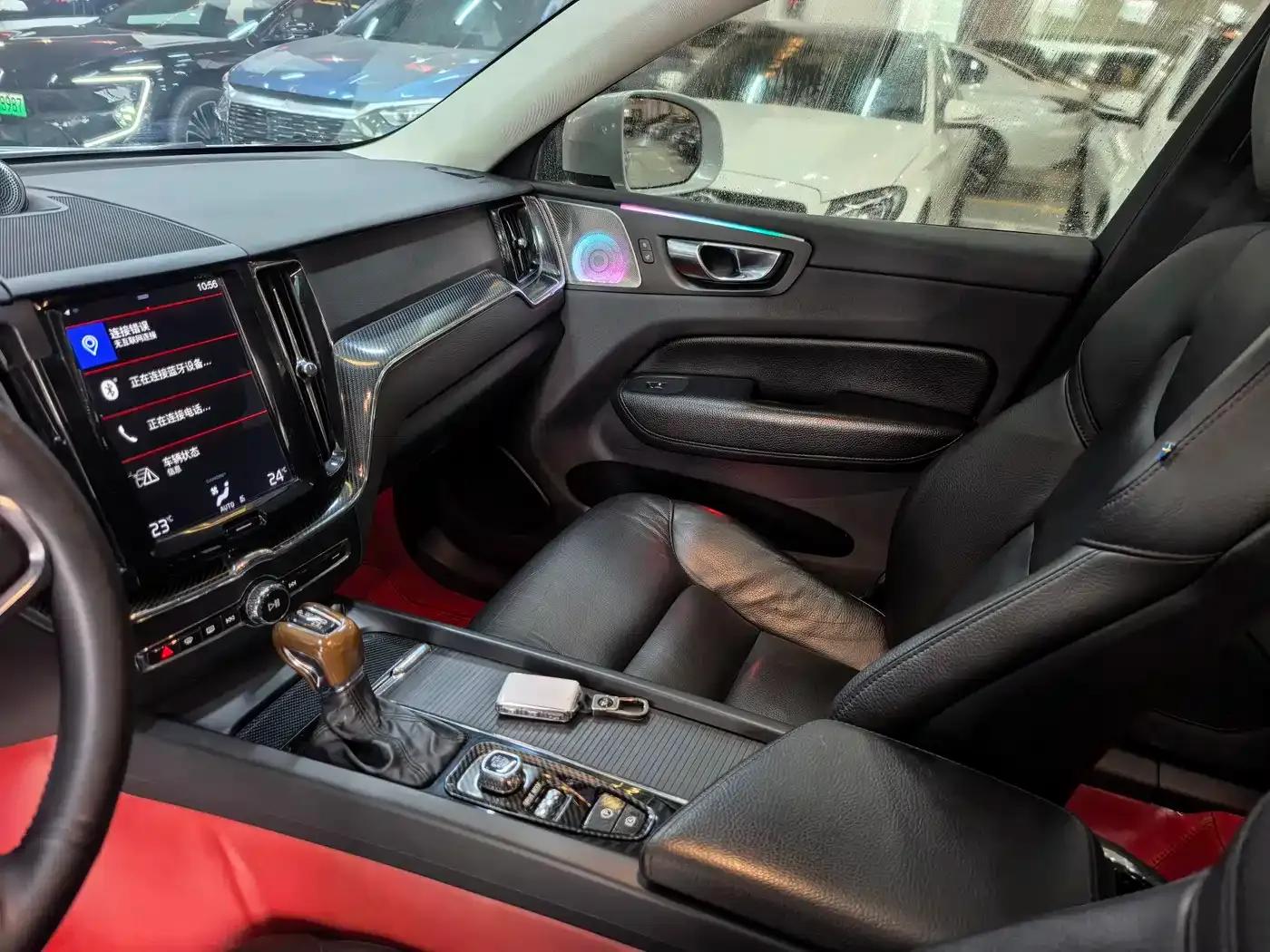 2020 Volvo XC60 T5 AWD Inscription Luxury Edition — миниатюра 8