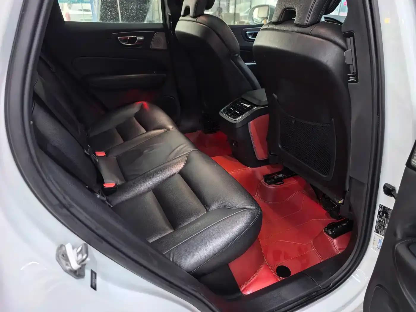 2020 Volvo XC60 T5 AWD Inscription Luxury Edition — миниатюра 10