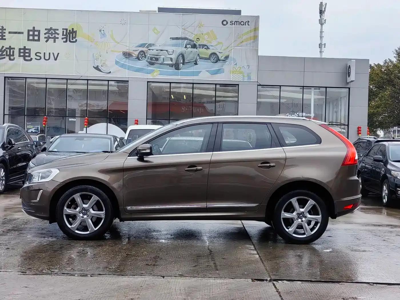 2015 Volvo XC60 Imported T6 Smart Edition — миниатюра 4